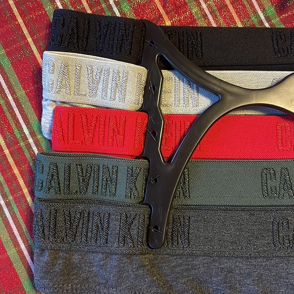 Brand New Calvin Klein Set of 5 Cotton Thongs Underwear Solid Christmas - Picture 8 of 16